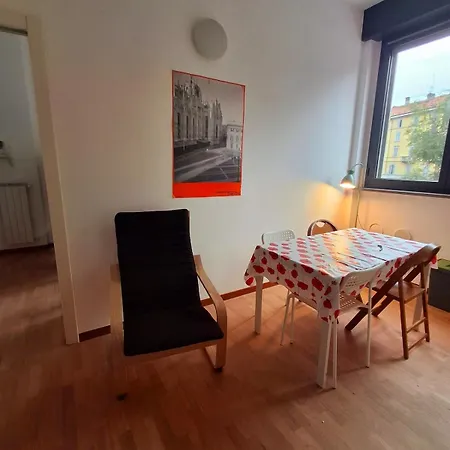 Daire Cozy Flat In Navigli Milano